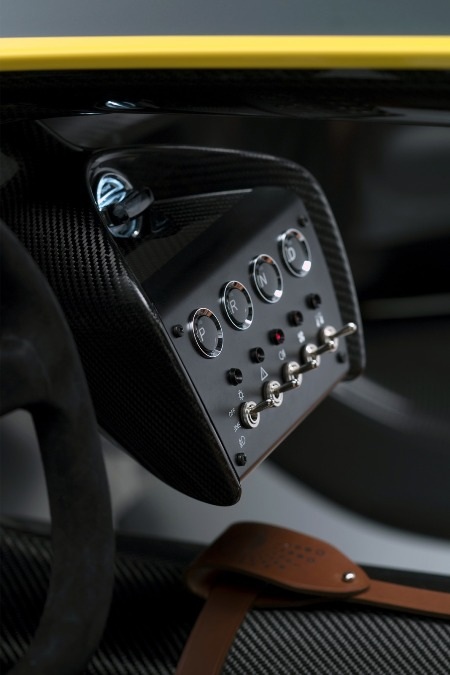 Video giới thiệu quá trình hình thành xe CC100 Speedster: